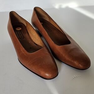 Coach Tan Leather Heels Women's Size US 8.5  Made In Italy Classic 1.5" Heels